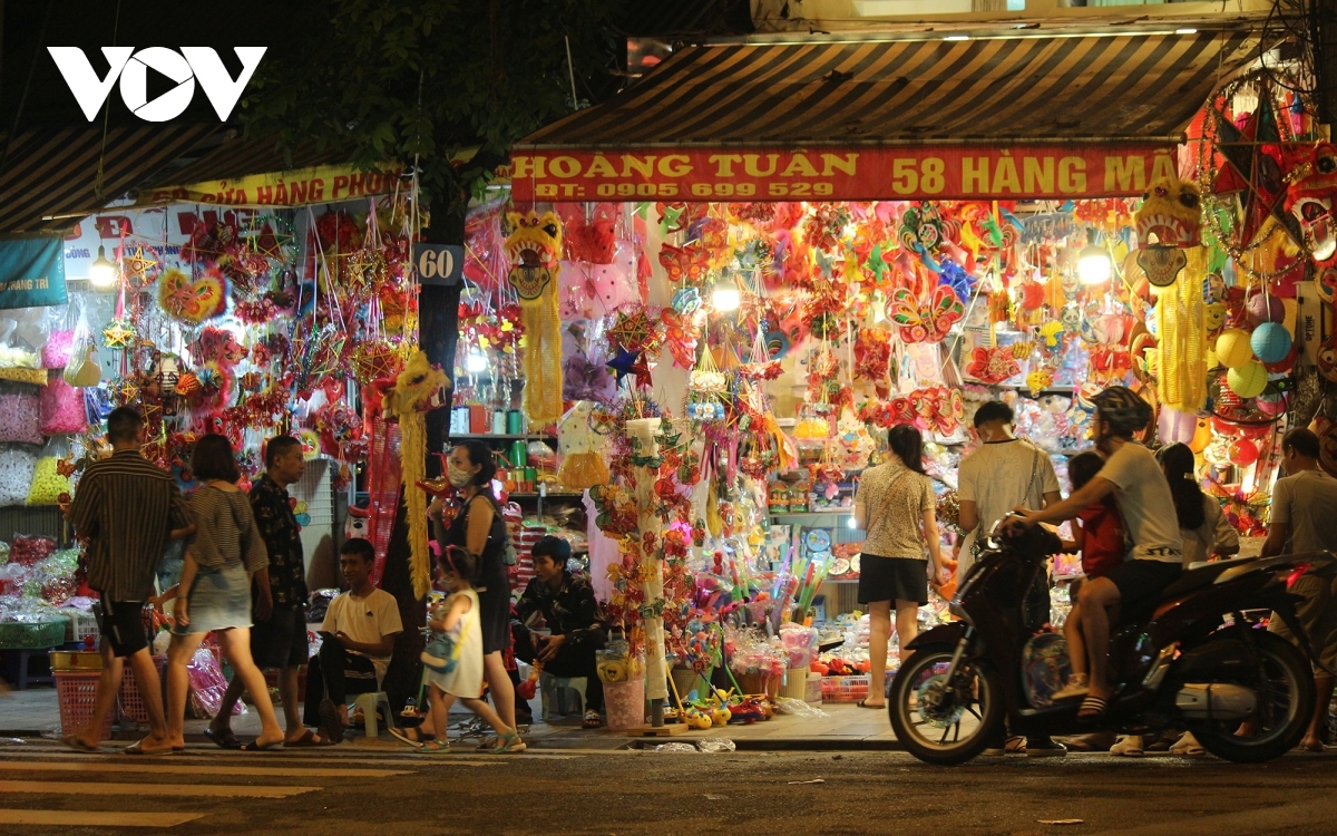 Hang Ma street gears up for start of Mid-Autumn festival
